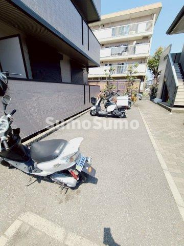 ツインコート六番館の駐車場