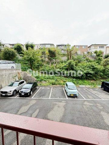 ソフィア朝霧の駐車場|駐車場があるので、車を買う予定の方も安心です