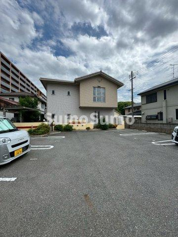 セントアース桑原の駐車場