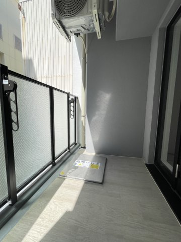 ソルテラス神戸栄町通のバルコニー