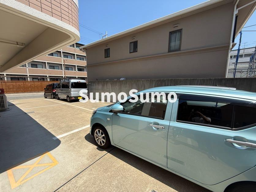 ソルジェンテ御影の駐車場|カースペースがあります