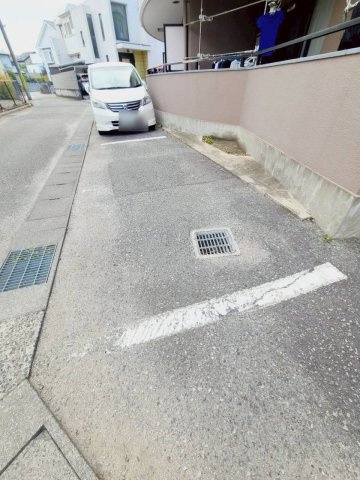 ツインアルカディア　A棟の駐車場