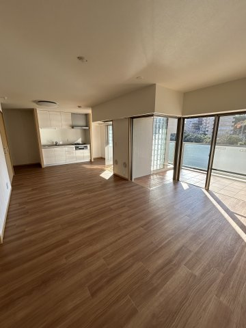 ソフィットクラブの居間・リビング