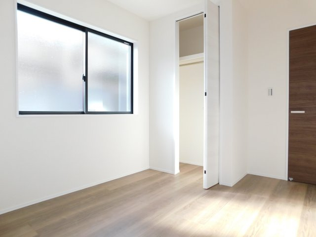 あま市篠田陰島の新築一戸建の洋室|◇１階洋室◇　　南面を含む２面採光で明るい洋室５．４４帖　全居室収納完備！