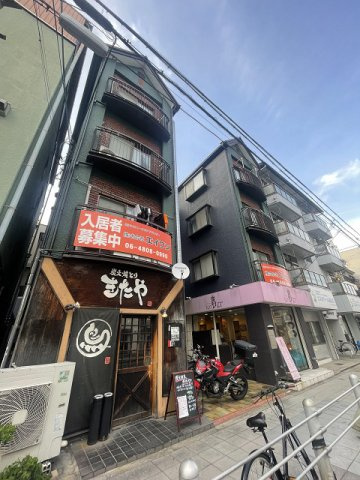 ハイツサンヒーローの外観