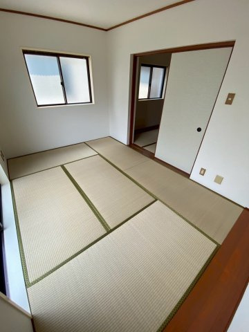 ハイツ丸岡の和室