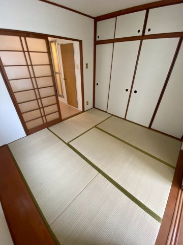 ハイツ丸岡の和室