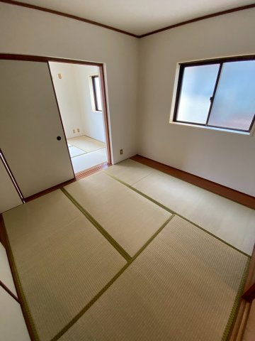 ハイツ丸岡の和室
