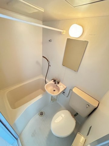 ハイツシャロームの浴室