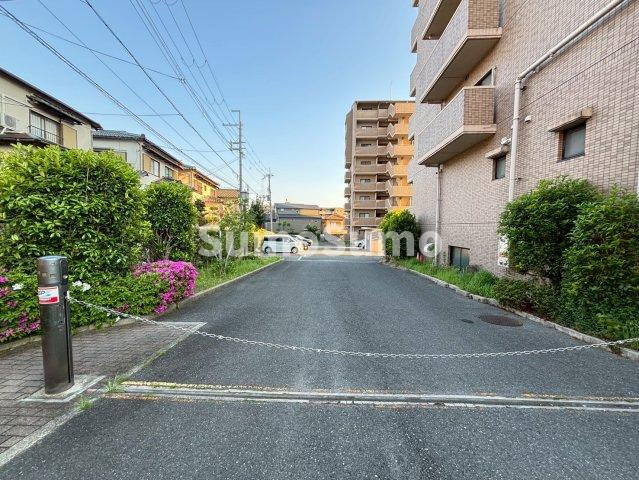 パセオ清荒神の駐車場