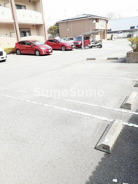 パストラルメゾン・グランの駐車場