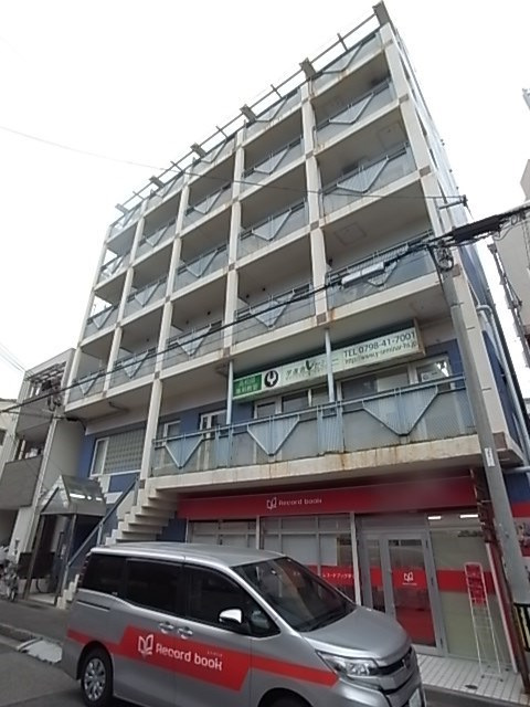 ハイツシャロームの外観