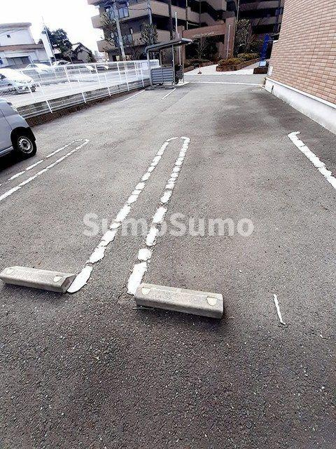 パストラルメゾン　Ｃの駐車場|駐車場に車を止められます