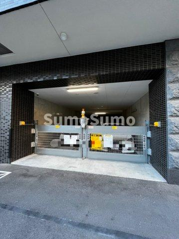 プレサンス谷町九丁目駅前の駐車場