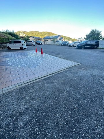 ハイツレインボー塩屋の駐車場|駐車場があります