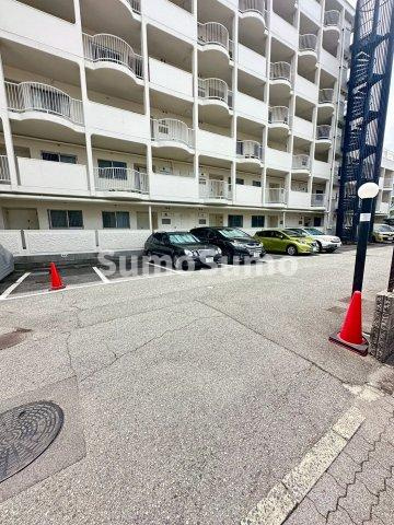 パラッシオ舞子の駐車場|駐車場に車を止められます