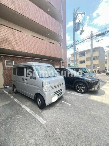 ハイツフェニックスの駐車場|カースペースがあります