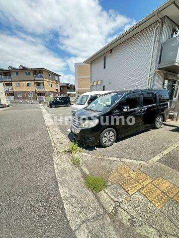 ハイツフローラ南の駐車場|カースペースがあります