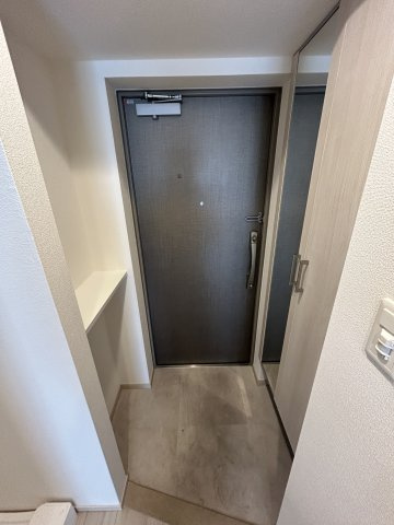 プレサンス神崎川ファインブレスの玄関|ゆったりとした玄関です