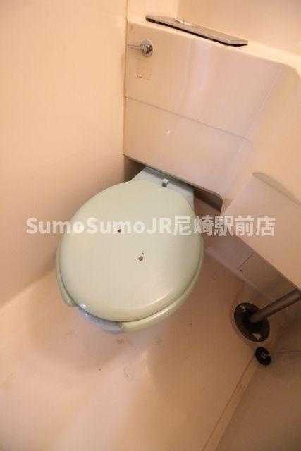 ハイエスト武庫之荘のトイレ|落ち着いたトイレです