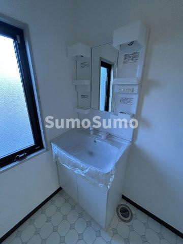 ハイツ武宮の洗面所|忙しい朝には欠かせない洗面所です