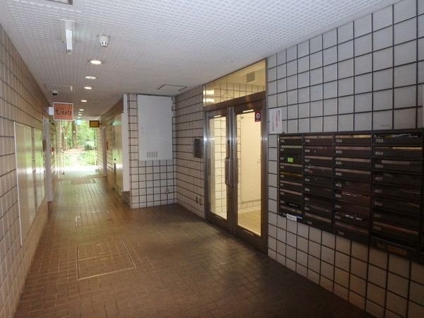 ハイツオークラ靭公園のロビー