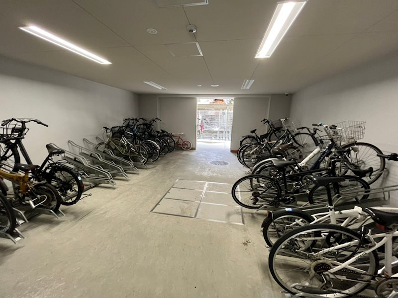 プレサンス難波フィールドの駐車場