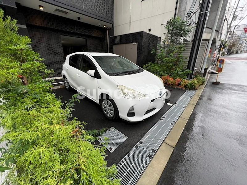 プレサンス長堀通グレイタスの駐車場|カースペースがあります