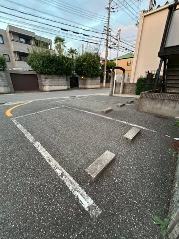 パナグランデ五色山の駐車場|駐車場があるので、車を買う予定の方も安心です
