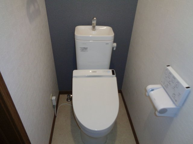 メゾンドクレールのトイレ|嬉しい温水洗浄便座付きです♪