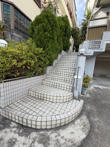 ハギノハウスのエントランス
