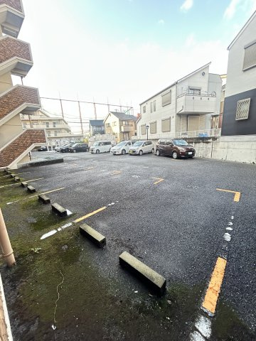 パールヒル清水が丘 の駐車場