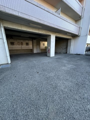 パセイオ・サンコーの駐車場