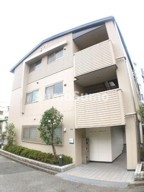 ファミーユ武庫之荘の外観