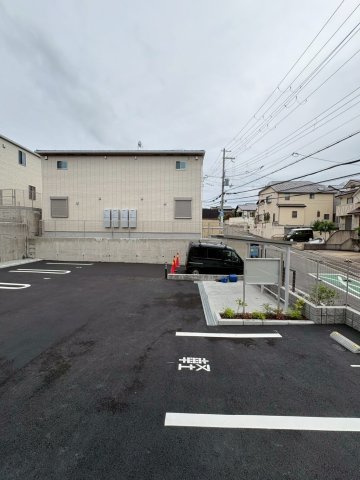 パルファン南落合02の駐車場|駐車場があります