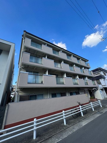 メゾンナカムラの外観