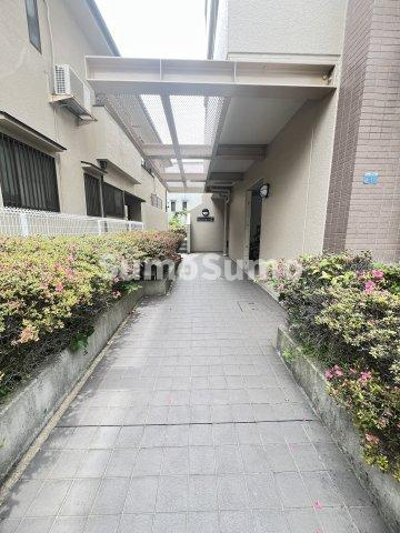 マンション逸 のエントランス