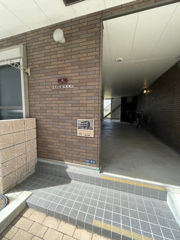 ミランダ宝塚南口の外観