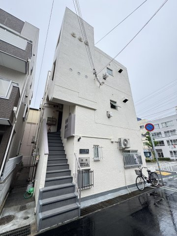 マンション三木の外観