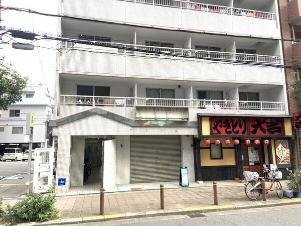 ファーストリバーの外観