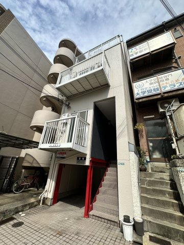 ファミール壱番館の外観