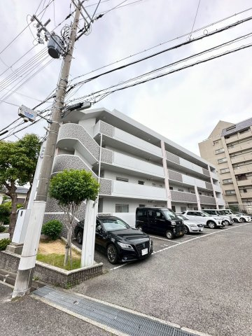 フェリスメンテ・狩口台の駐車場
