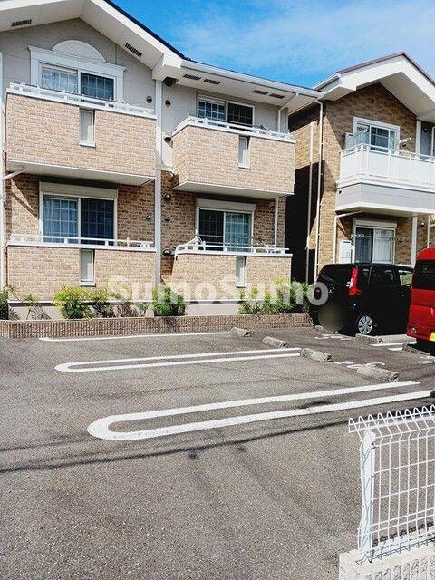 ミニョンⅢ番館の駐車場|駐車場に車を止められます