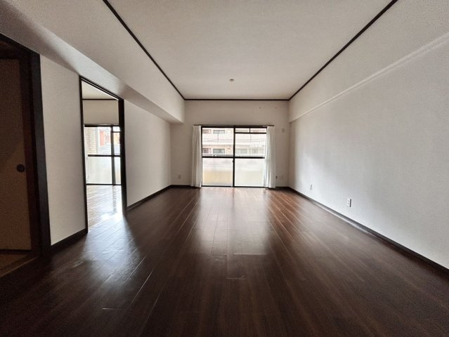 第二小林ビルの居間・リビング