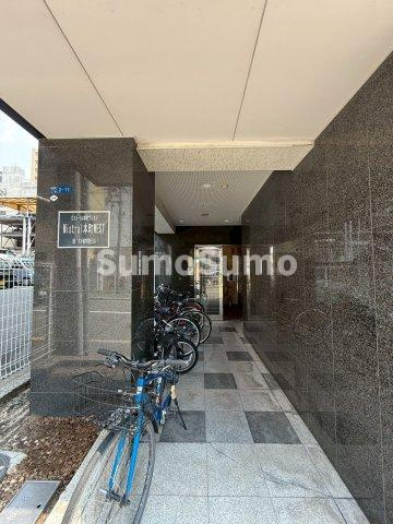 ミストラル本町ウエストのエントランス|建物の内部です