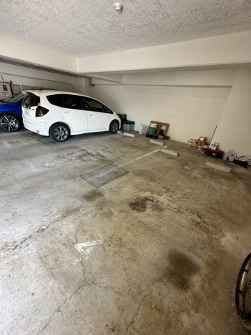 メービウス仁川の駐車場