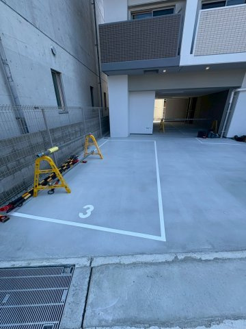 ファーストフィオーレ神戸ピアチェーレの駐車場