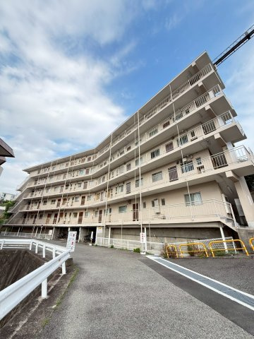 マンション朝霧２号棟 2の外観