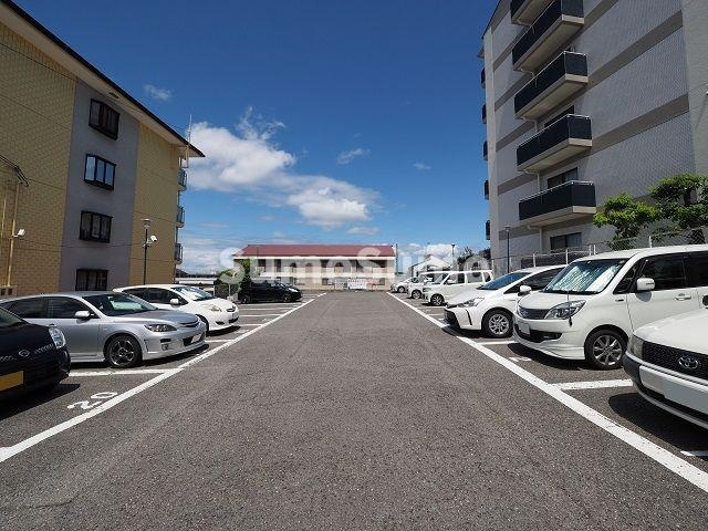 パルシティ伊川谷の駐車場|カースペースがあります