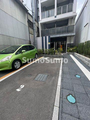 フォーリアライズ南堀江ヴィータの駐車場